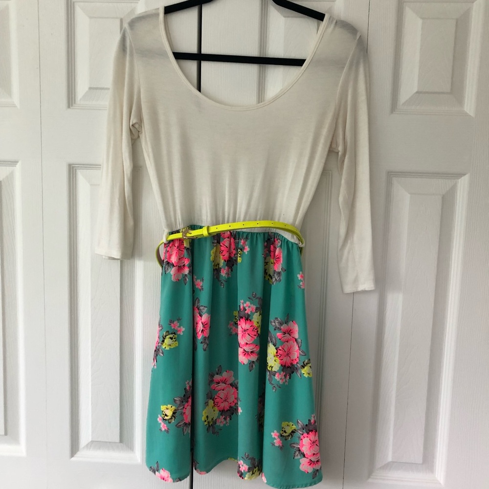 3/4 sleeve Size M Floral Dress